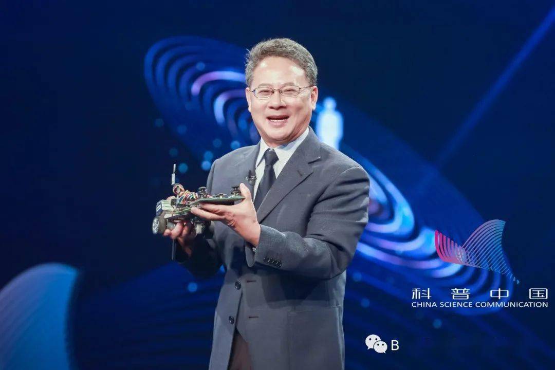 何良奎最新职位，展现领袖的多面风采