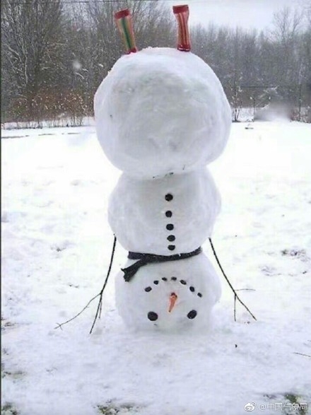 高科技雪塑重塑冬季乐趣，比赛雪人新体验